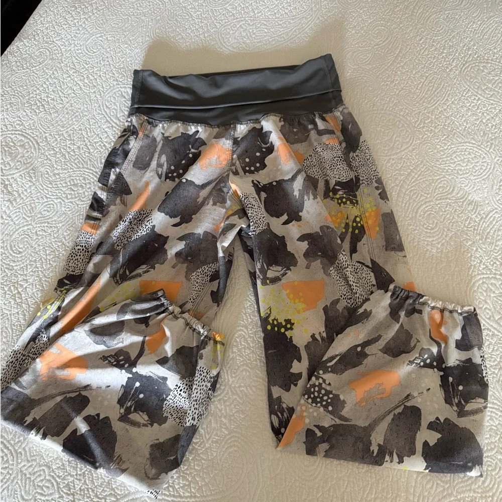 Lululemon Gray & Orange Yoga Pants❗️